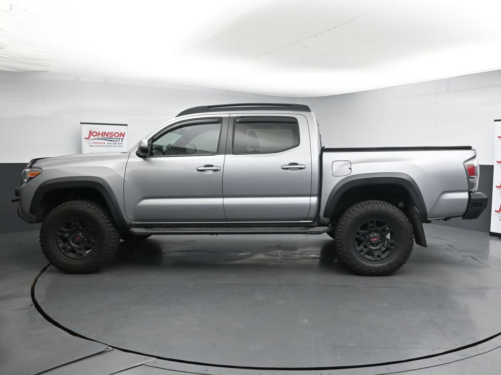 Used 2021 Toyota Tacoma TRD Off-Road AWD/4WD image 5