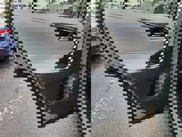 Used 2023 Toyota RAV4 XLE Premium image 10