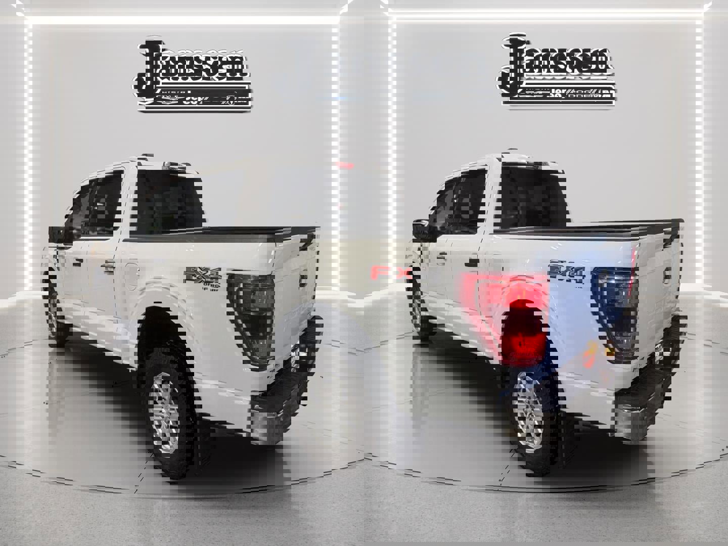 Used 2022 Ford F150 XLT w/ Equipment Group 301A Mid image 5