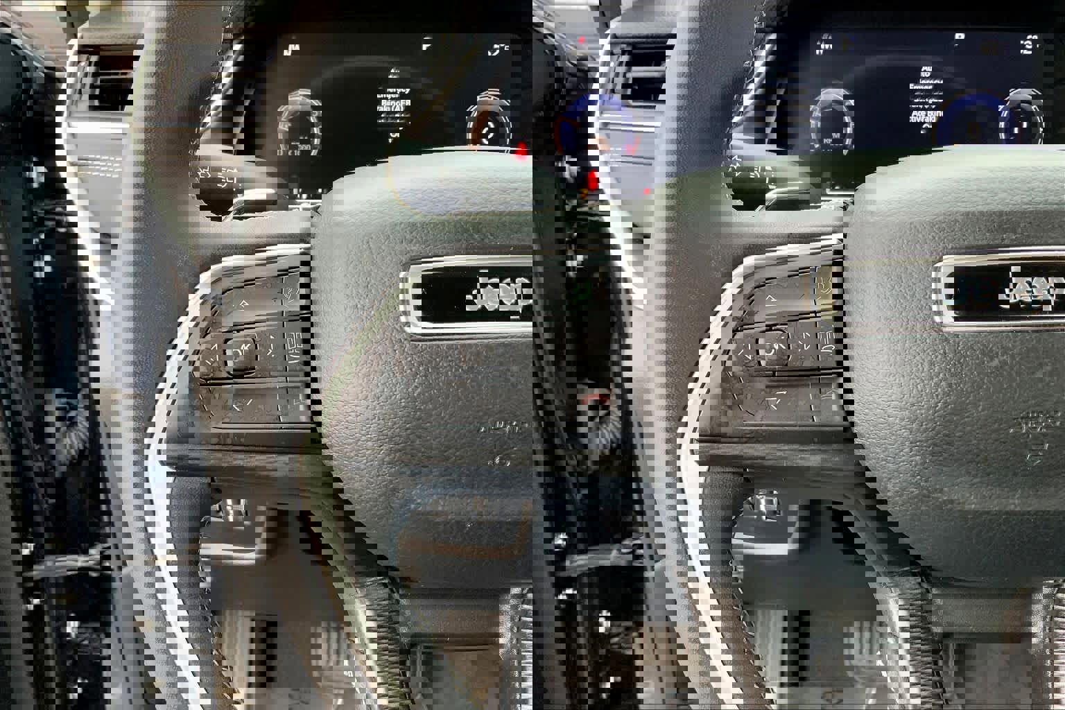 Used 2023 Jeep Grand Cherokee L Laredo image 21