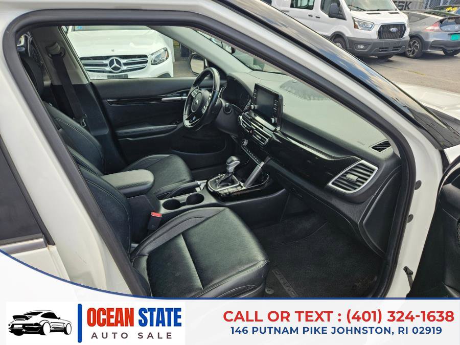 Used 2021 Kia Seltos EX image 11