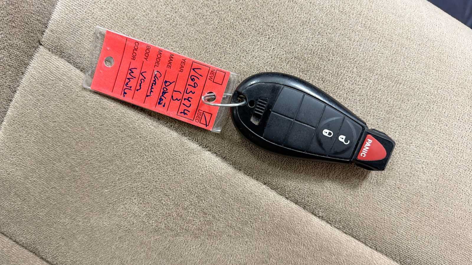Used 2013 Dodge Grand Caravan American Value Package w/ UConnect Hands-Free Group FWD image 30