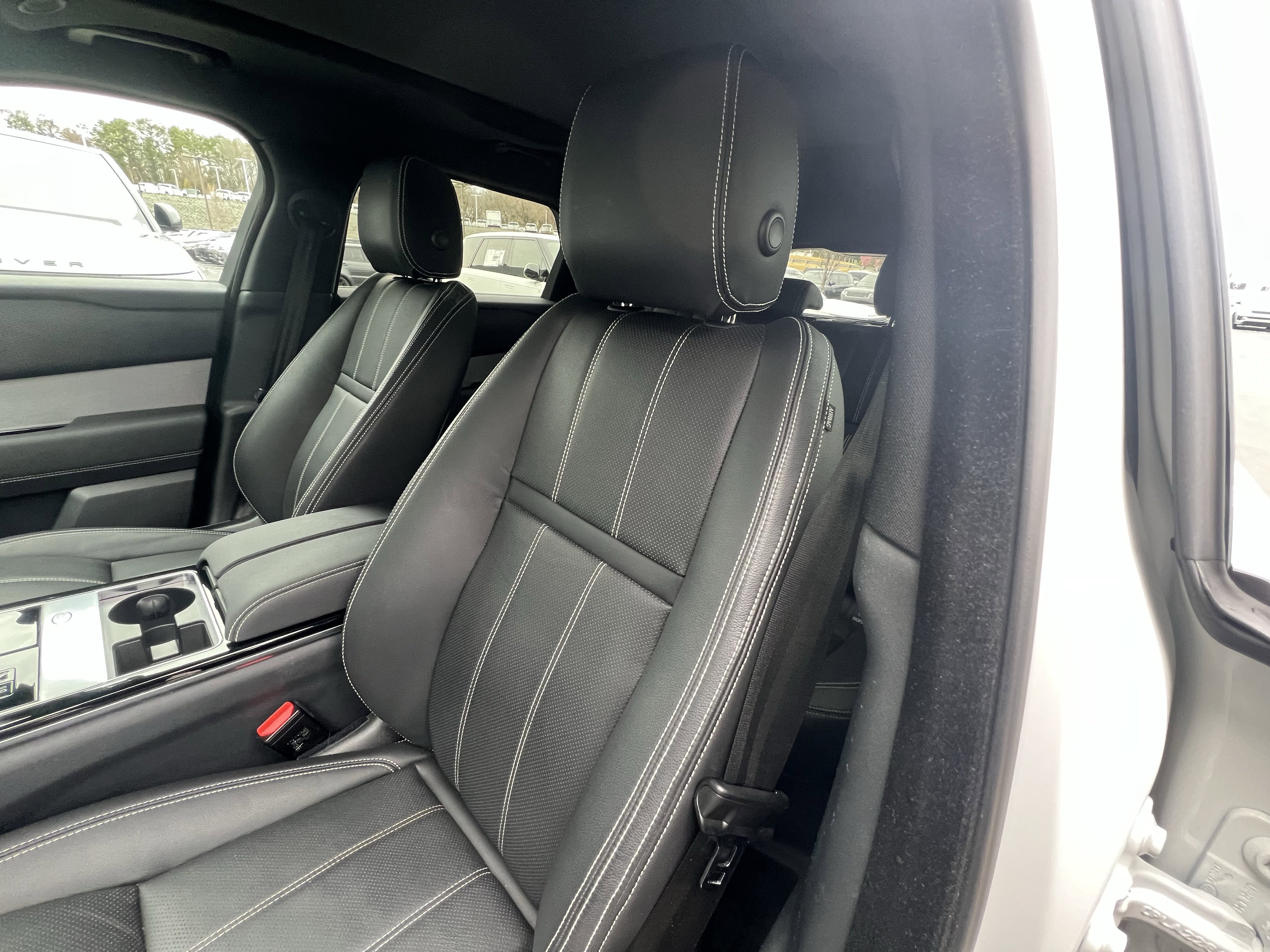 Certified 2023 Land Rover Range Rover Velar R-Dynamic S image 17