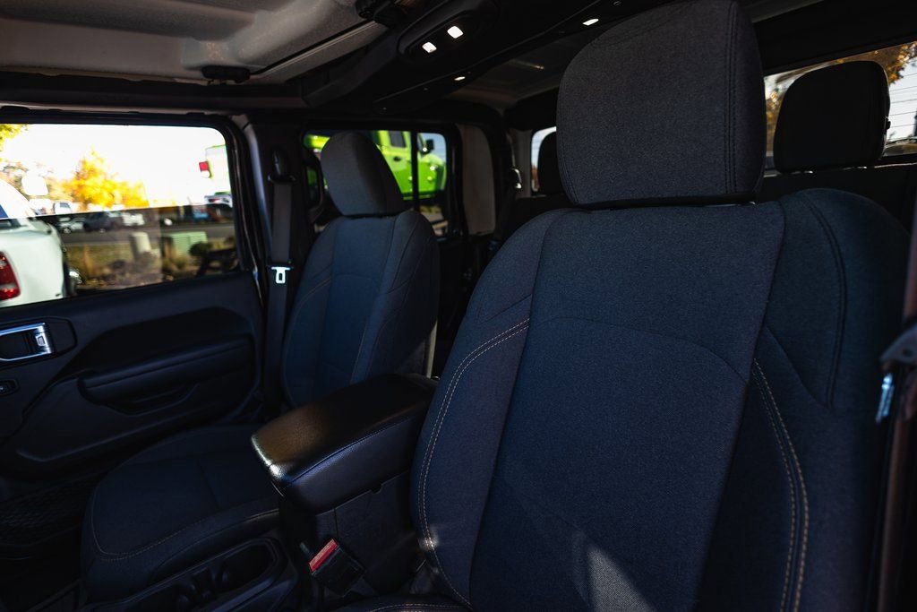 Used 2024 Jeep Gladiator Sport image 24