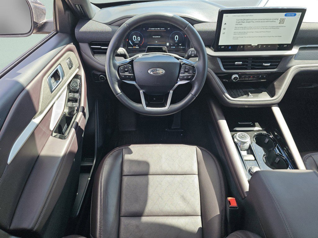 Used 2025 Ford Explorer Platinum AWD/4WD image 4