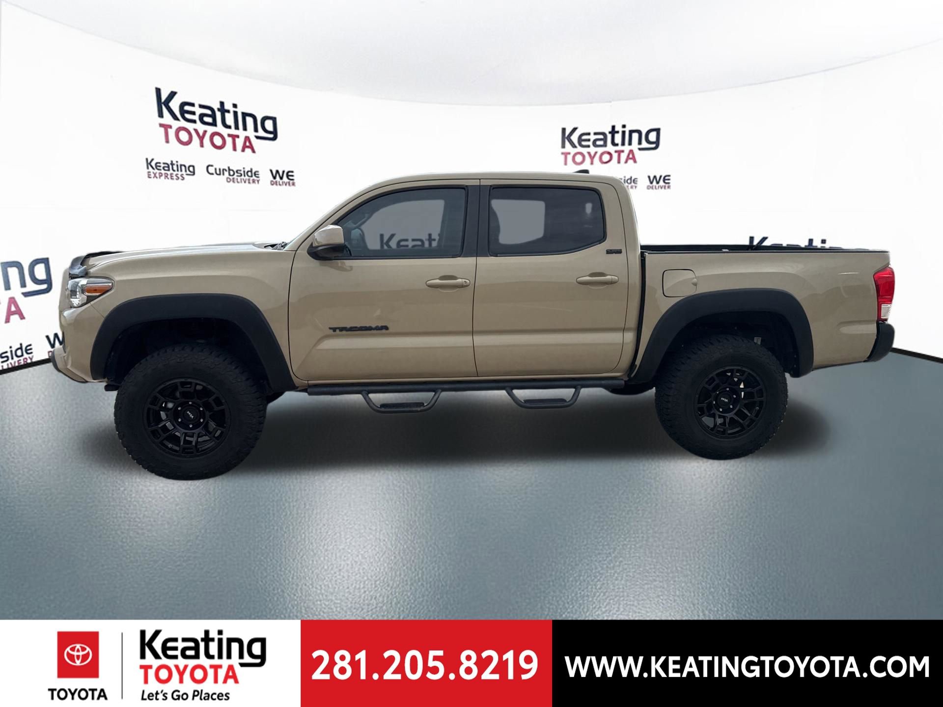 Used 2017 Toyota Tacoma SR5 w/ Tow Package image 4