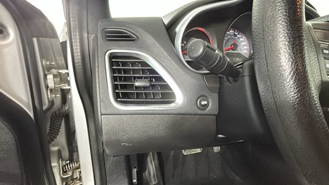 Used 2012 Dodge Avenger SE FWD image 18