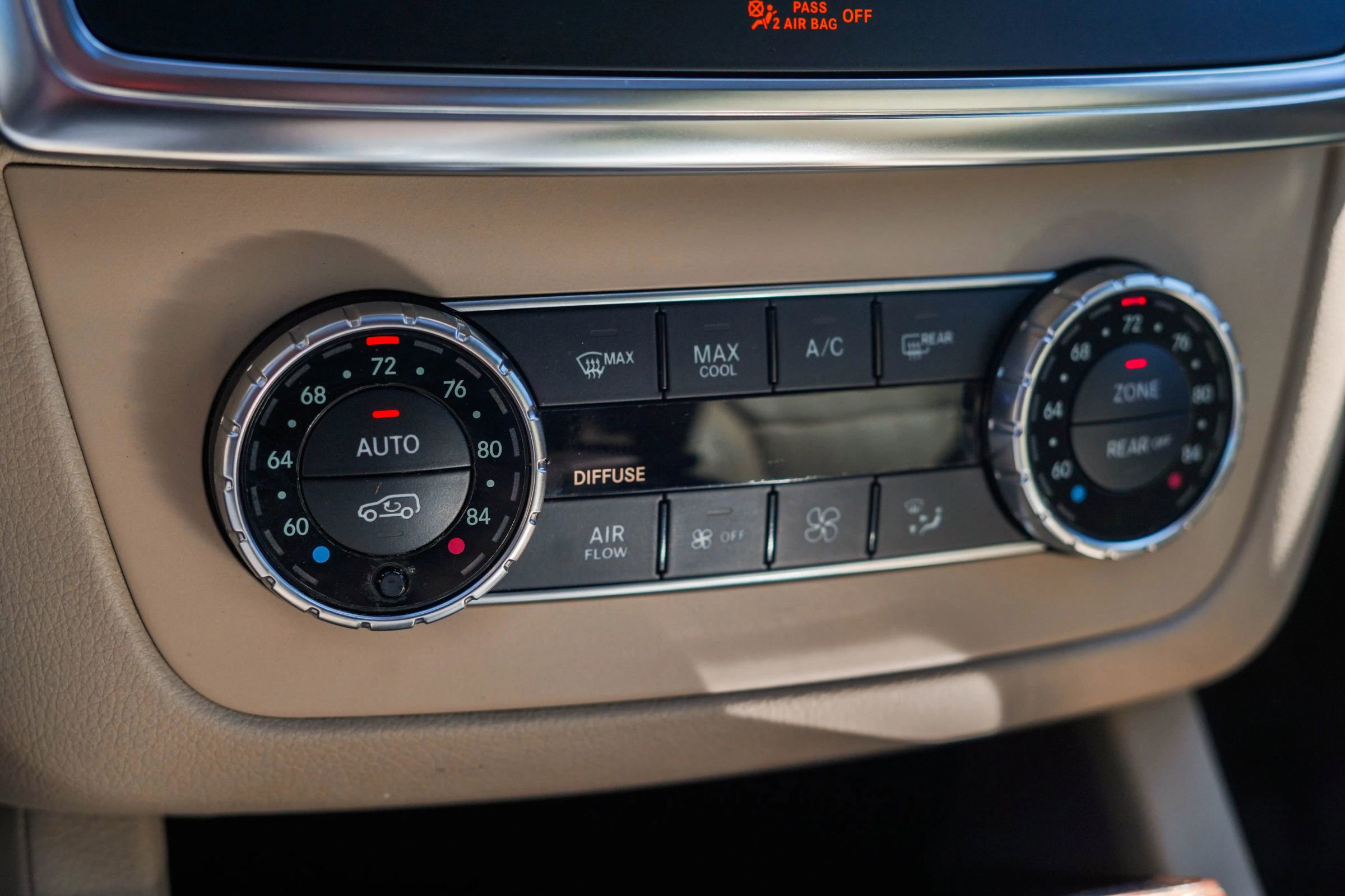 Used 2015 Mercedes-Benz GL 320 BlueTEC 4MATIC image 22