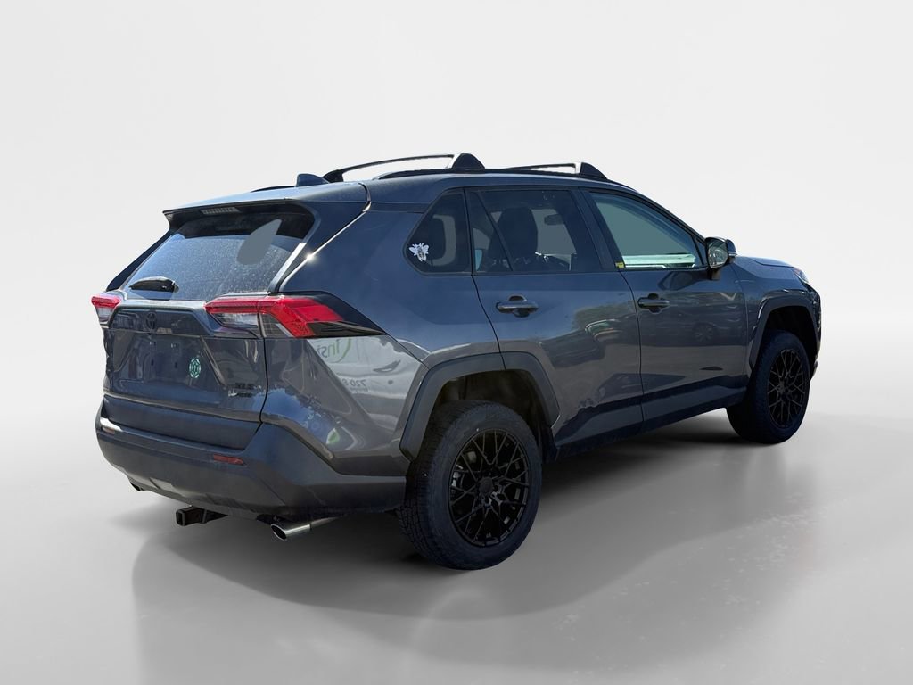 Used 2021 Toyota RAV4 XLE AWD/4WD image 5