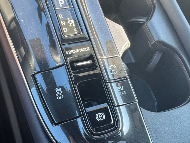 Certified 2025 Toyota Crown Signia w/ Advanced Technology Package image 18