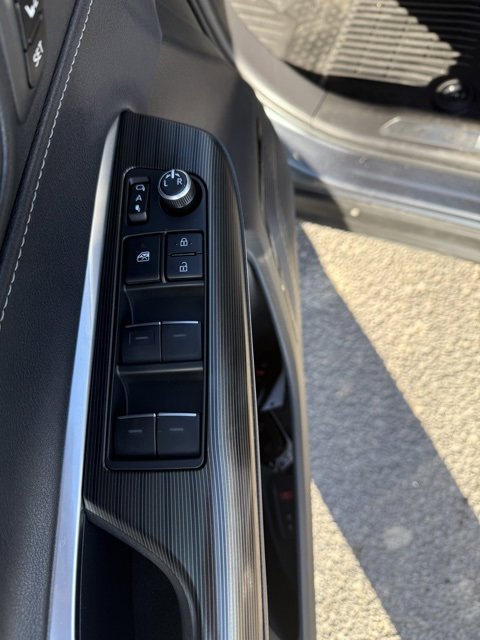 Certified 2021 Toyota Venza Limited image 16