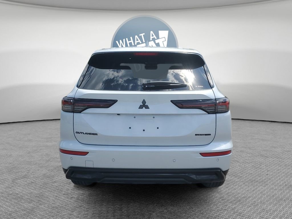 New 2026 Mitsubishi Outlander LE AWD/4WD image 5