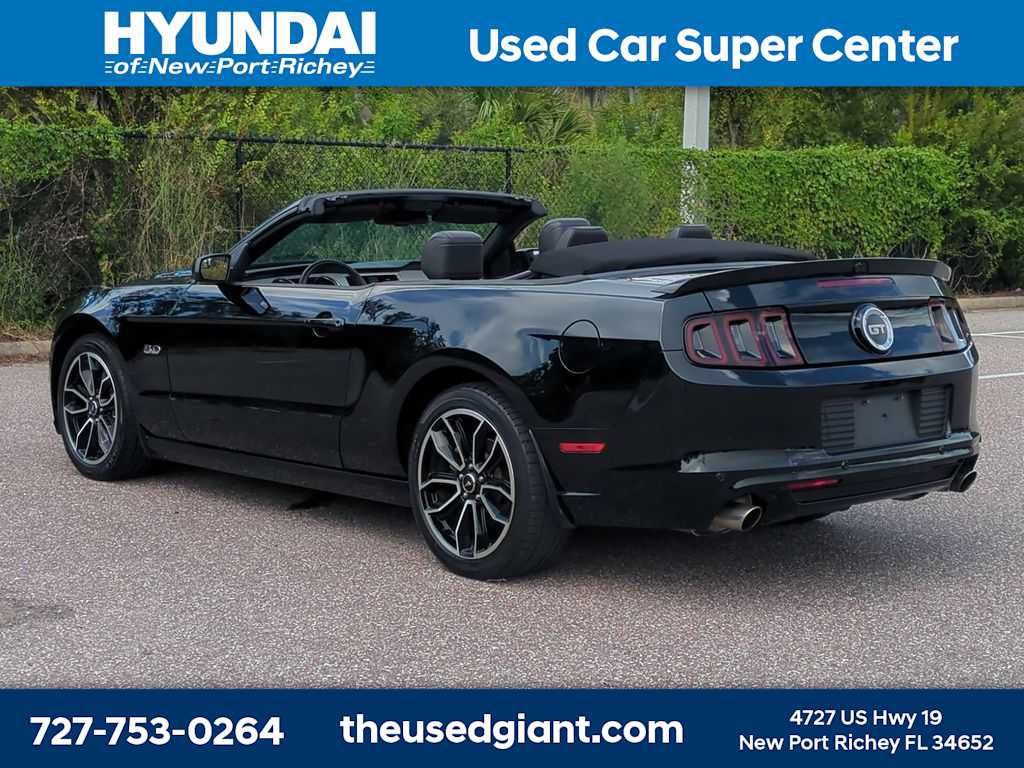 Used 2013 Ford Mustang GT Premium w/ Security Pkg RWD image 3