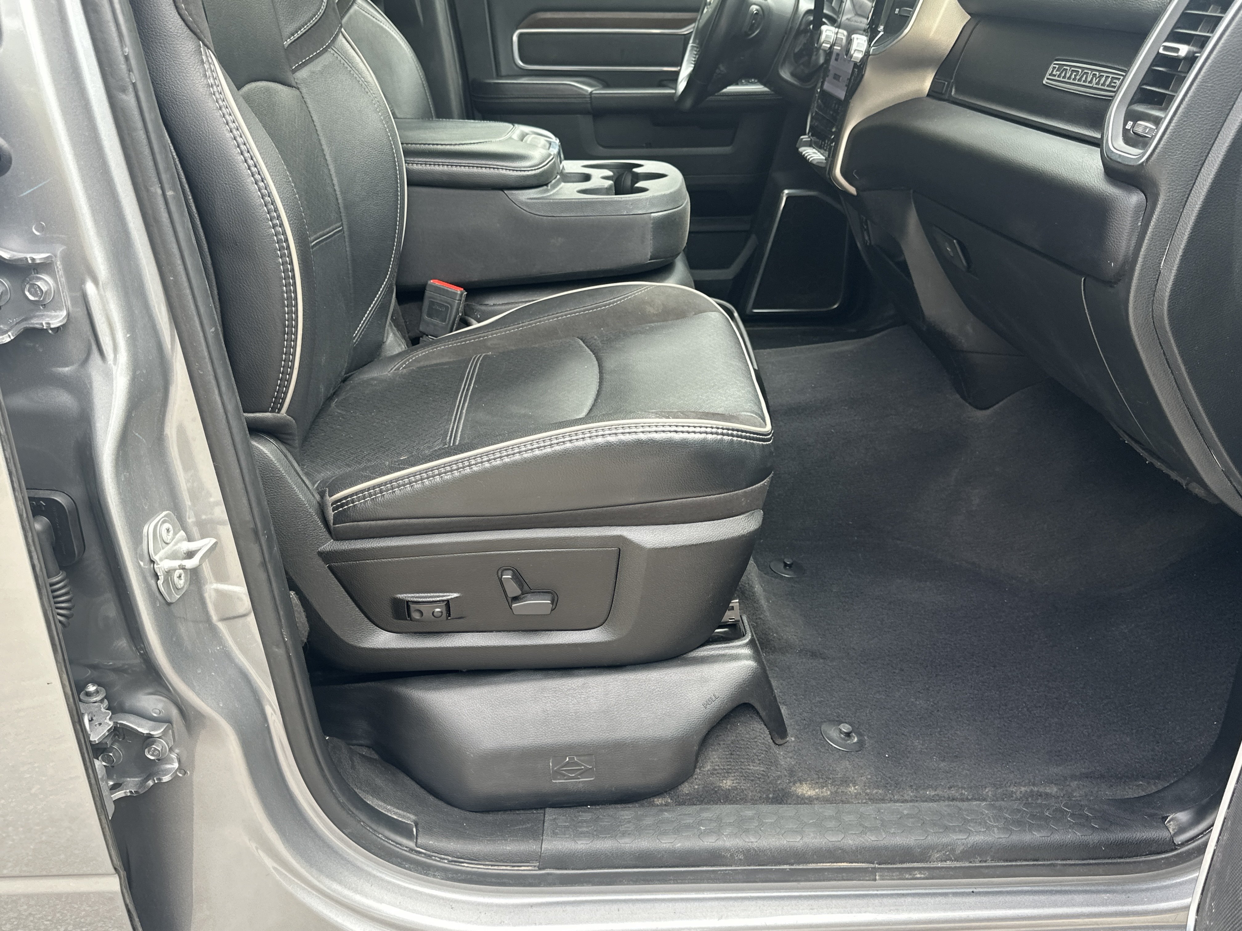 Used 2024 RAM 2500 Laramie w/ Safety Group AWD/4WD image 13