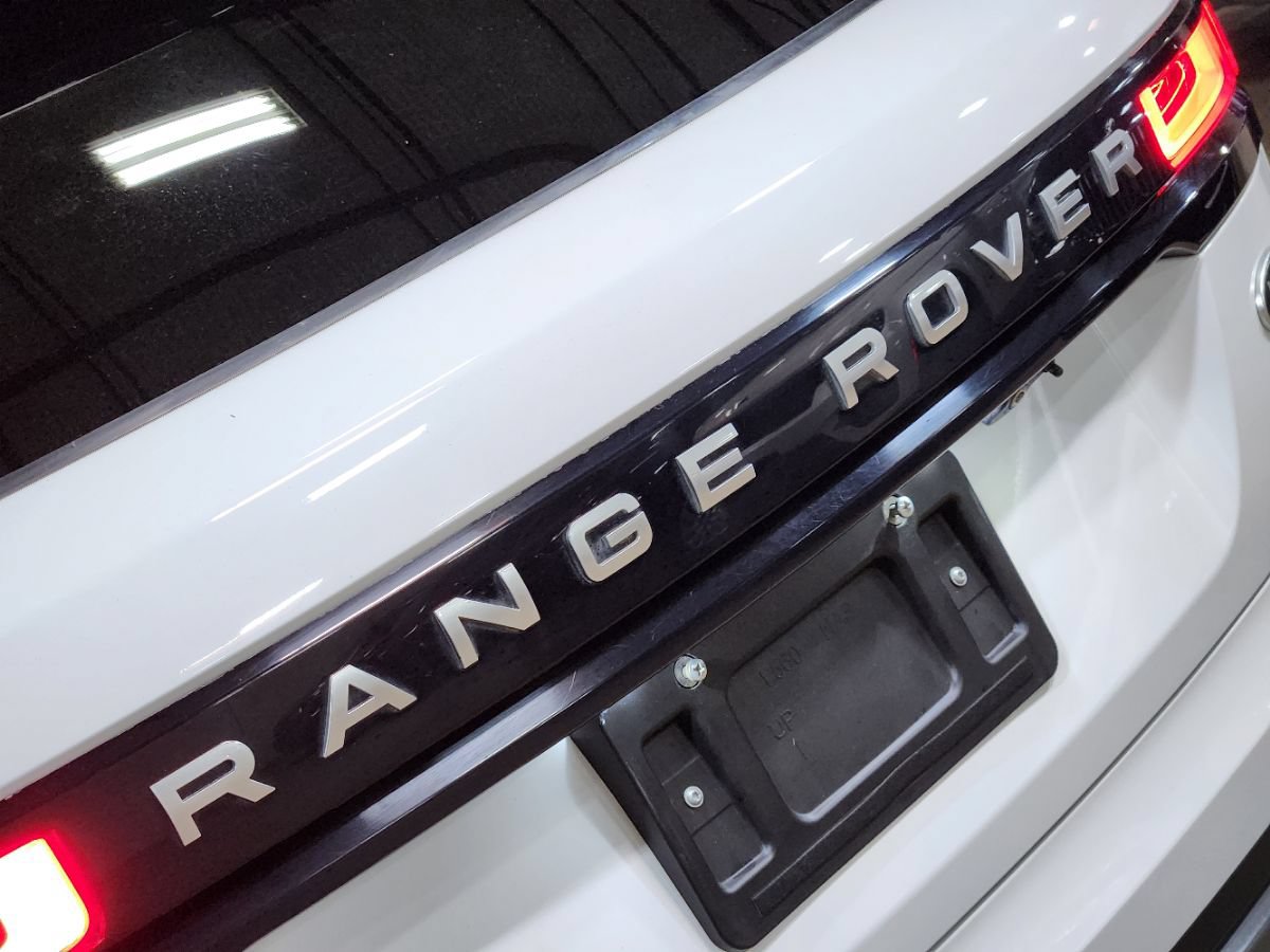 Used 2020 Land Rover Range Rover Velar S AWD/4WD image 25