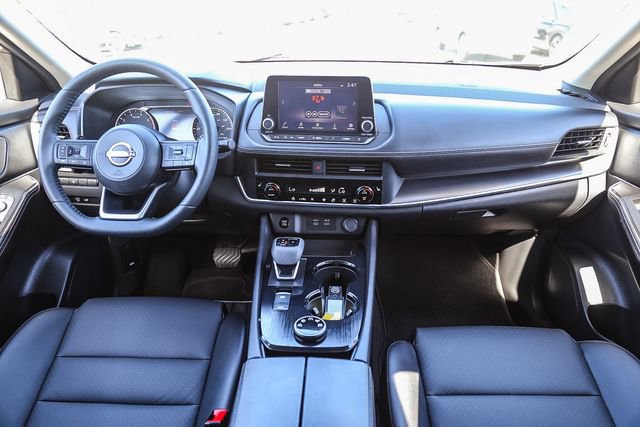 Used 2024 Nissan Rogue SV w/ SV Premium Package AWD/4WD image 13