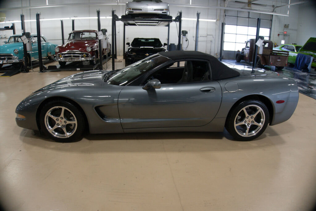Used 2003 Chevrolet Corvette Base w/ Preferred Equipment Group1 image 2