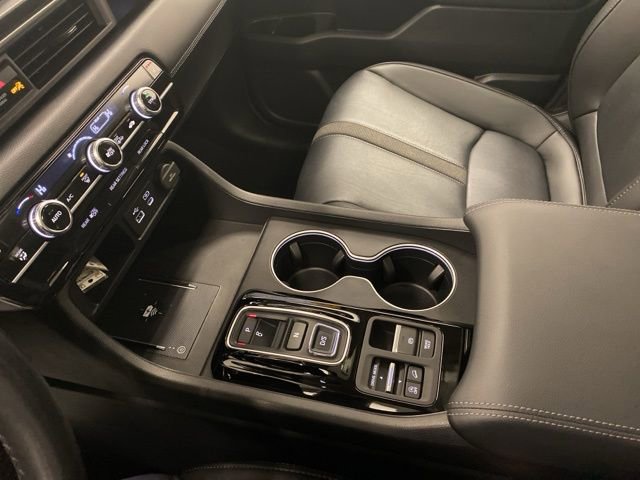 Certified 2025 Honda Pilot Touring image 14