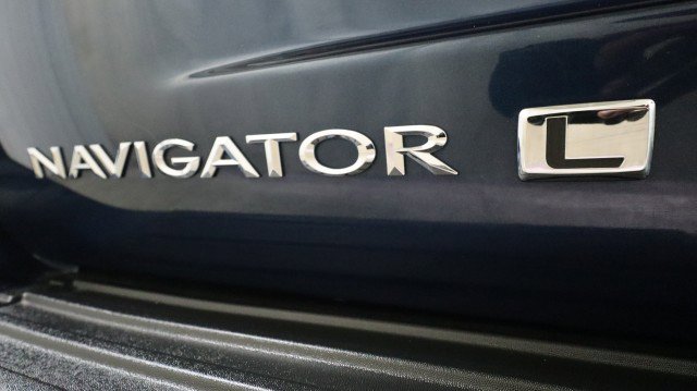 Used 2016 Lincoln Navigator L Select image 26
