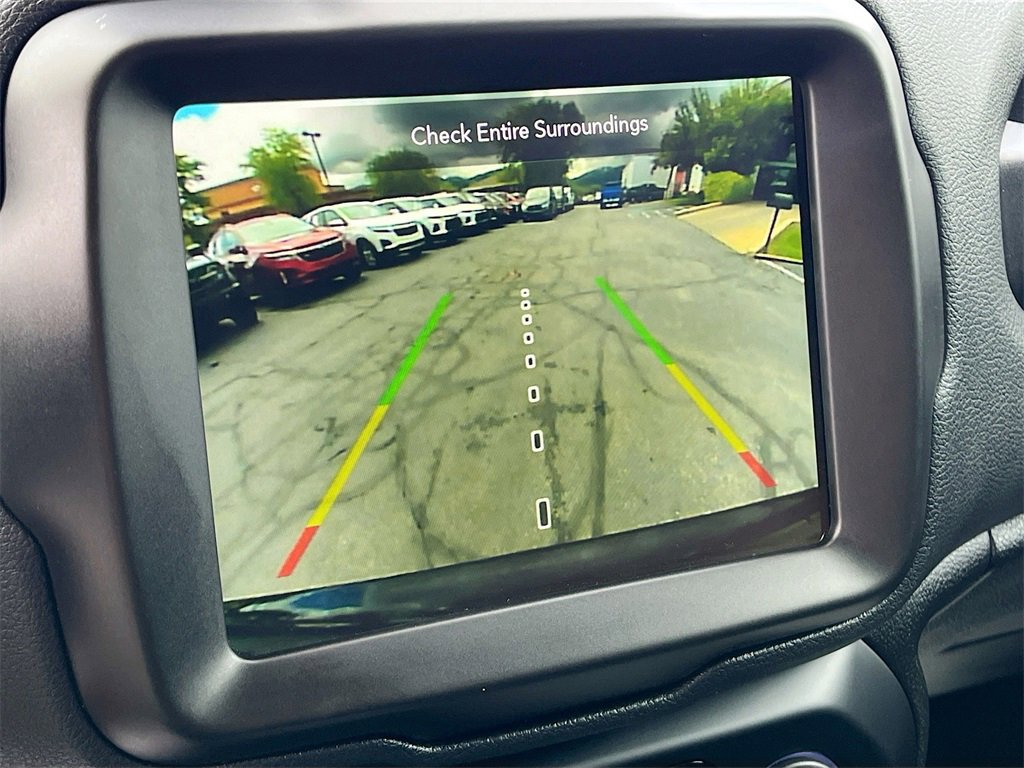 Used 2023 Jeep Renegade Latitude w/ Premium Group image 14