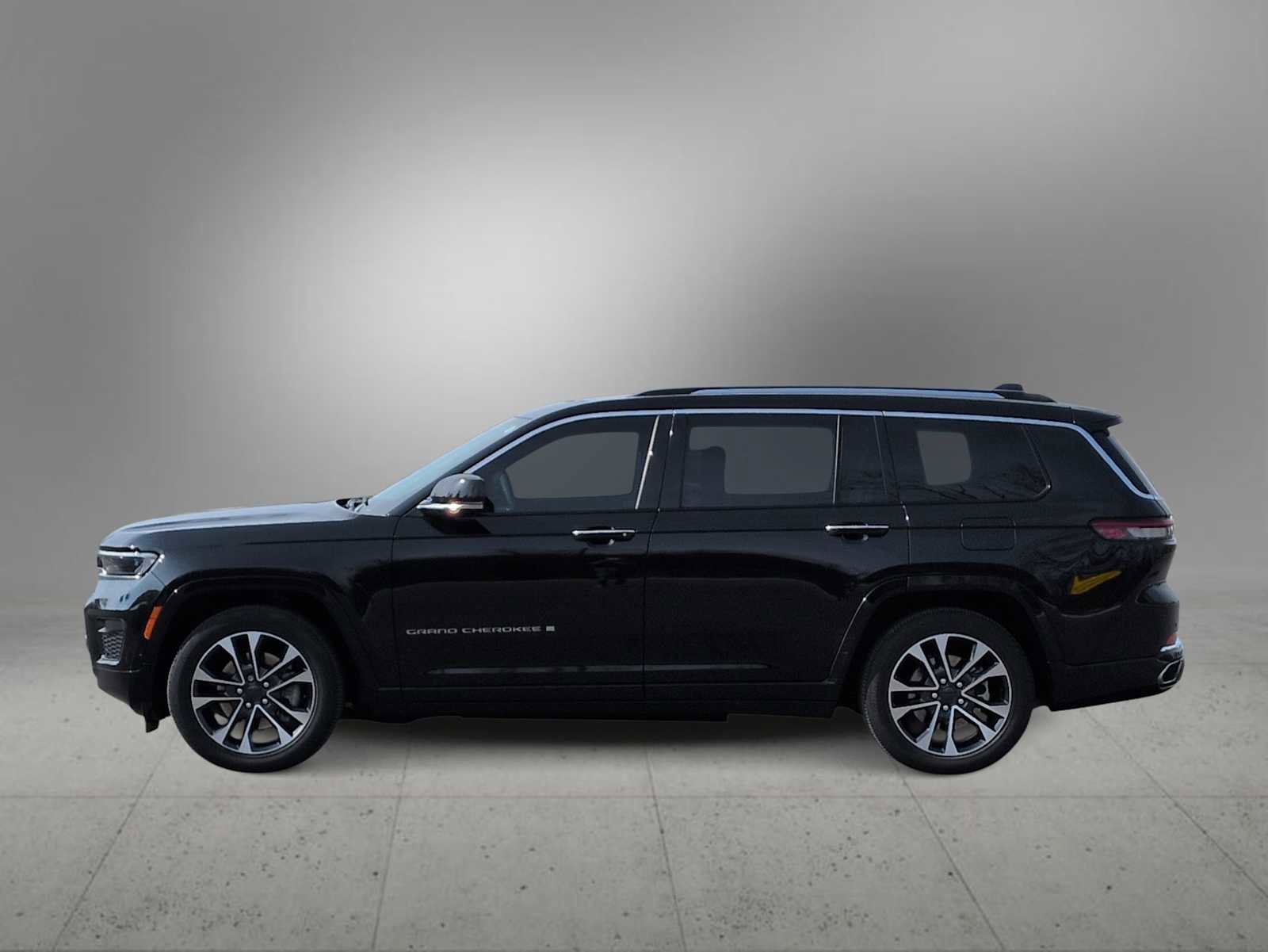 Used 2023 Jeep Grand Cherokee L Overland image 5