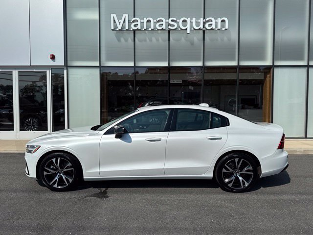Certified 2025 Volvo S60 B5 Core AWD/4WD image 2