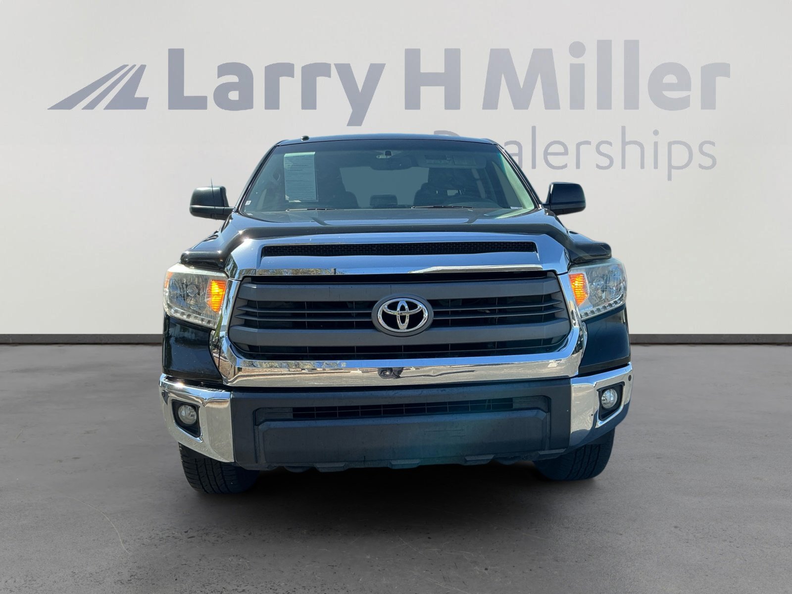 Used 2017 Toyota Tundra SR5 w/ TRD Off Road Package image 8