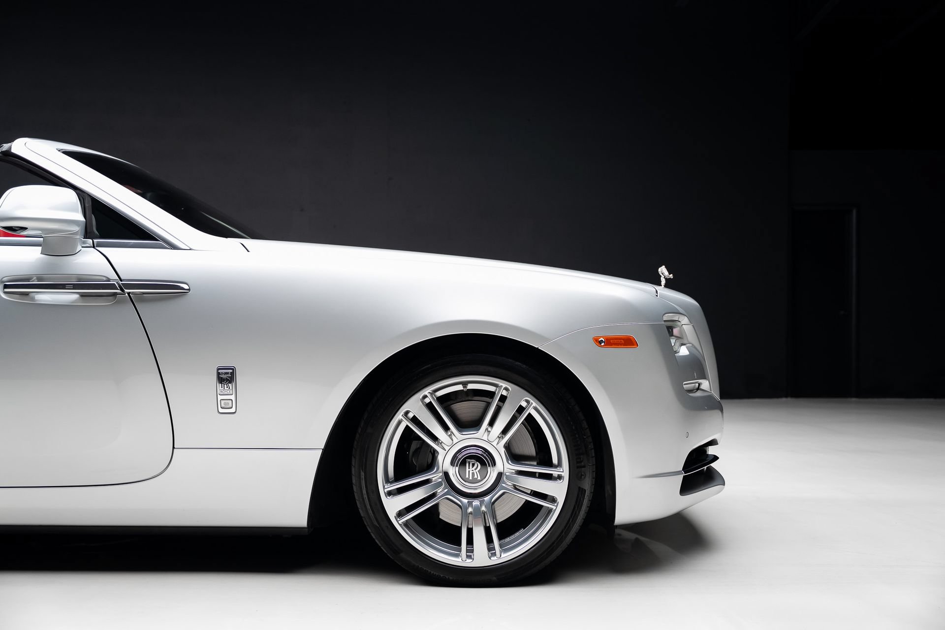 Used 2017 Rolls-Royce Dawn RWD image 41