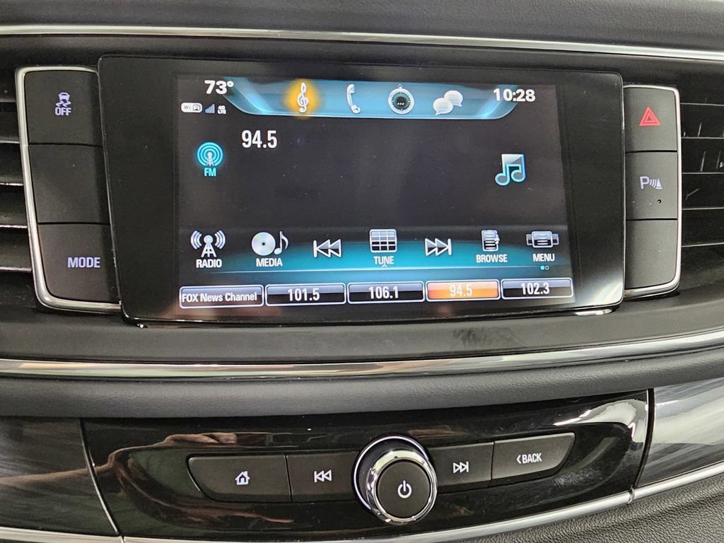 Used 2019 Buick Enclave Essence w/ LPO, Touring Package FWD image 17
