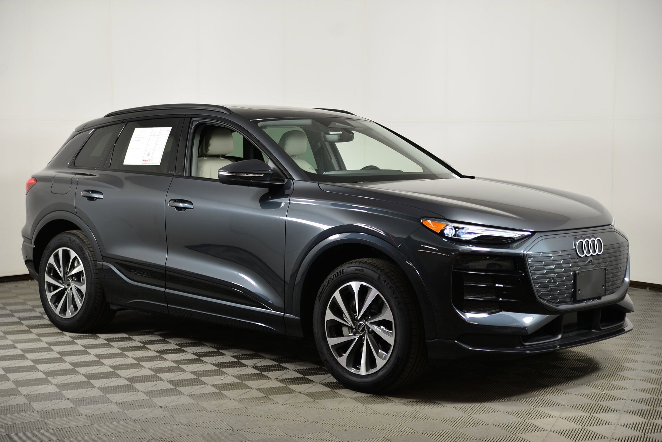 Certified 2025 Audi Q6 e-tron Premium w/ Convenience Package image 6