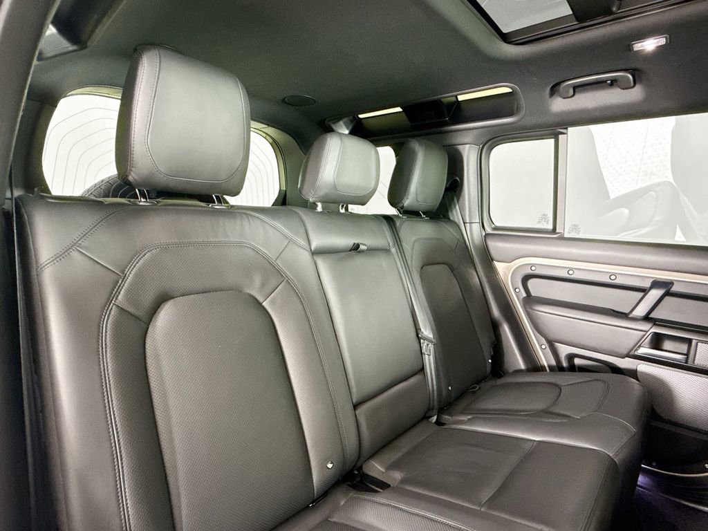 Used 2023 Land Rover Defender 110 V8 image 15