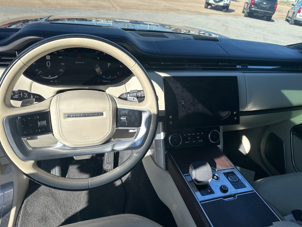 Used 2023 Land Rover Range Rover Autobiography image 8