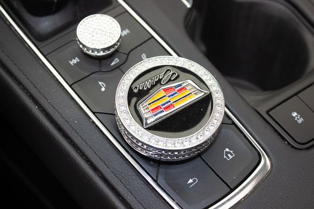 Used 2023 Cadillac XT4 Luxury w/ Cold Weather Package AWD/4WD image 34