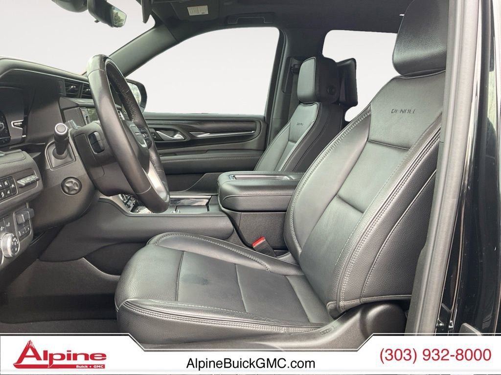 Used 2024 GMC Yukon XL Denali w/ Advanced Technology Package AWD/4WD image 9