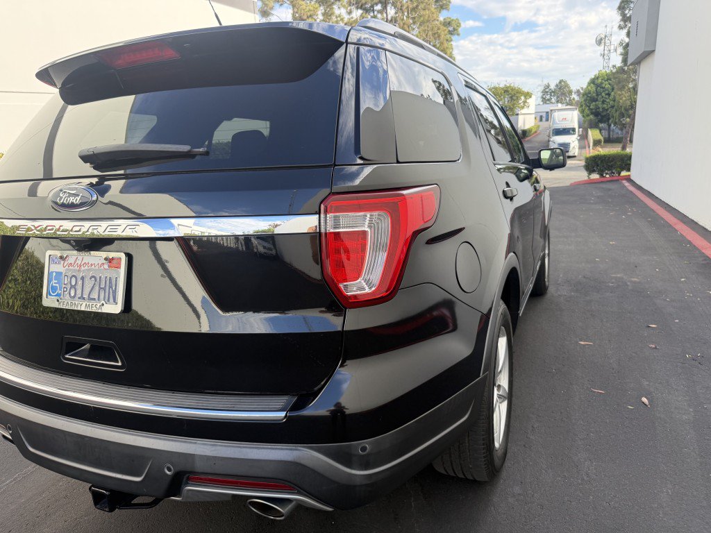 Used 2018 Ford Explorer XLT w/ Equipment Group 201A FWD image 8