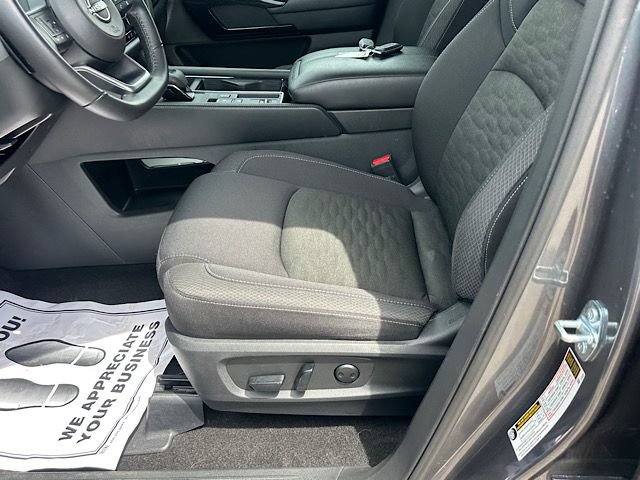 Used 2025 Nissan Pathfinder SV FWD image 15