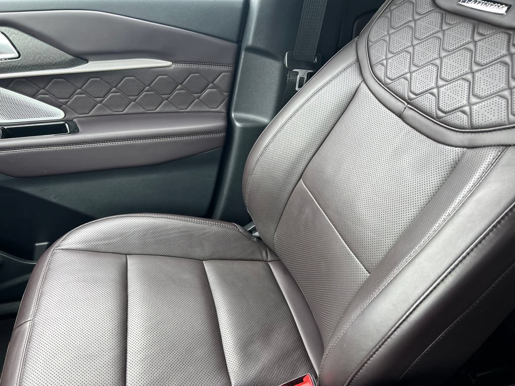 Used 2025 Ford Explorer Platinum w/ LUX Leather Package AWD/4WD image 45