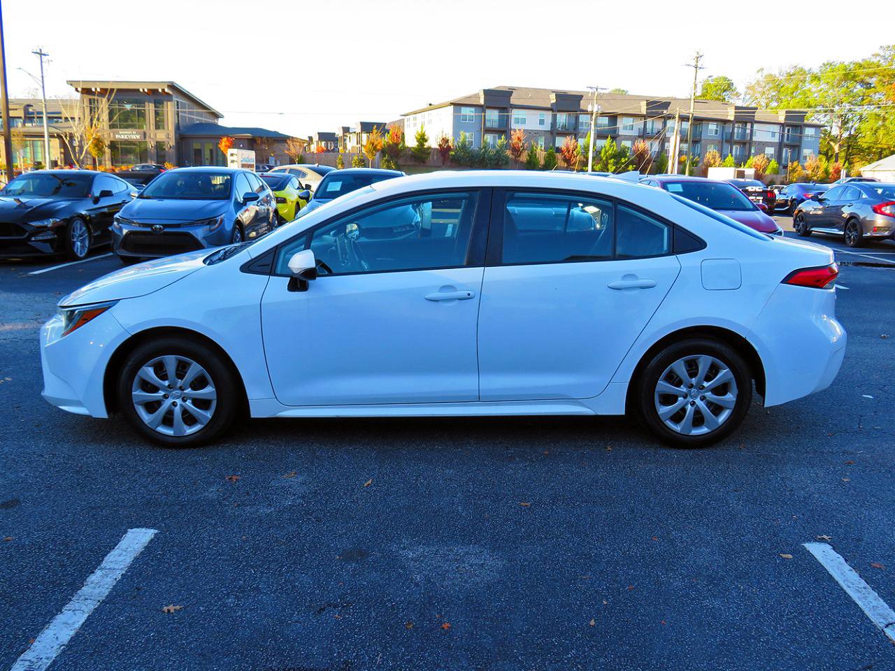 Used 2020 Toyota Corolla LE FWD image 10