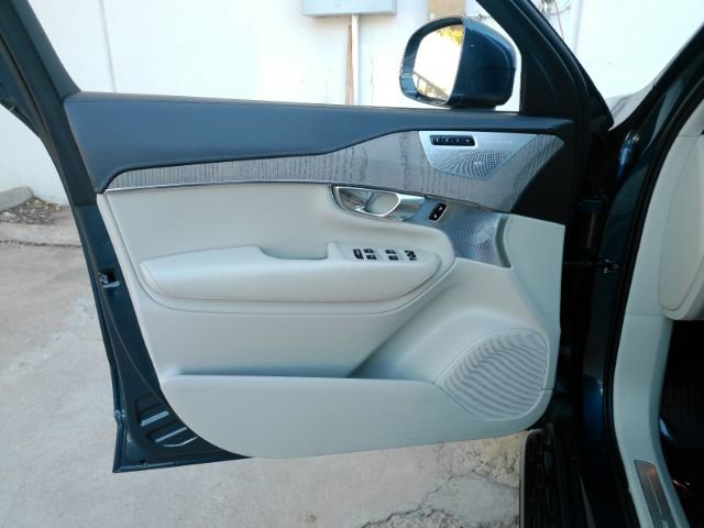 Used 2022 Volvo XC90 T8 Inscription AWD/4WD image 11