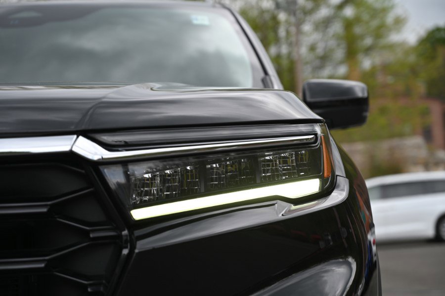 Used 2023 Honda Pilot Elite image 11