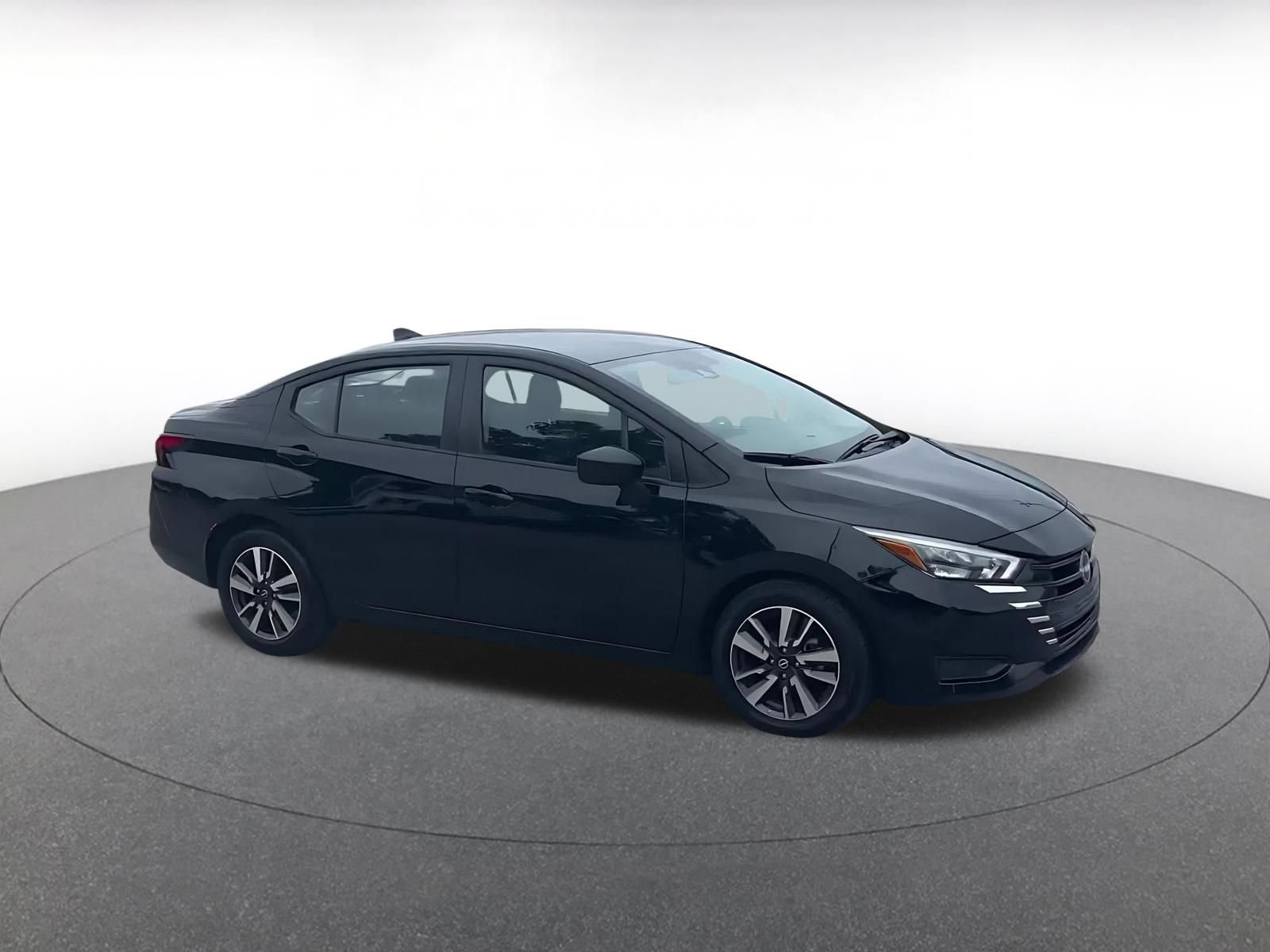 Used 2025 Nissan Versa SV FWD video 2