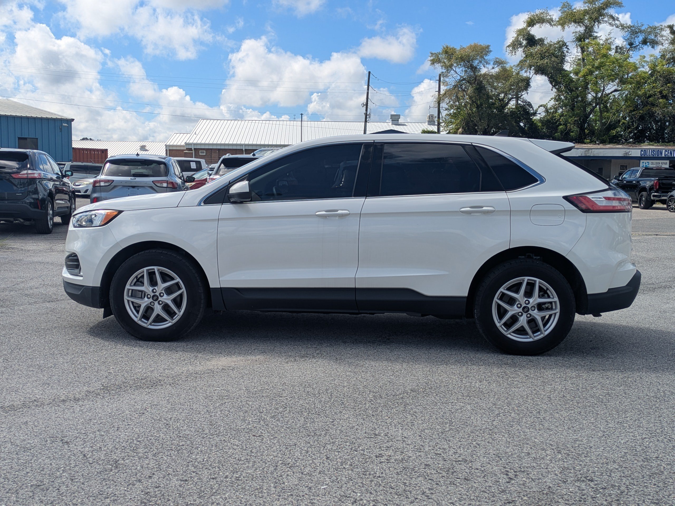 Used 2023 Ford Edge SEL w/ Convenience Package AWD/4WD image 7