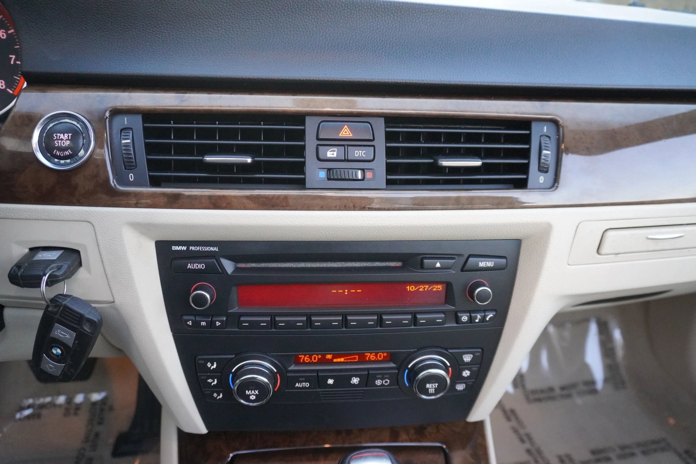 Used 2009 BMW 328i Convertible image 16