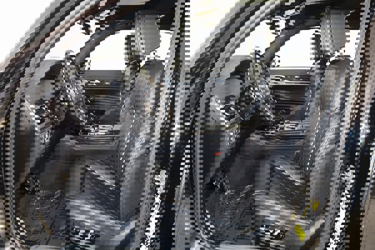 Used 2022 BMW 750i xDrive w/ M Sport Package image 12