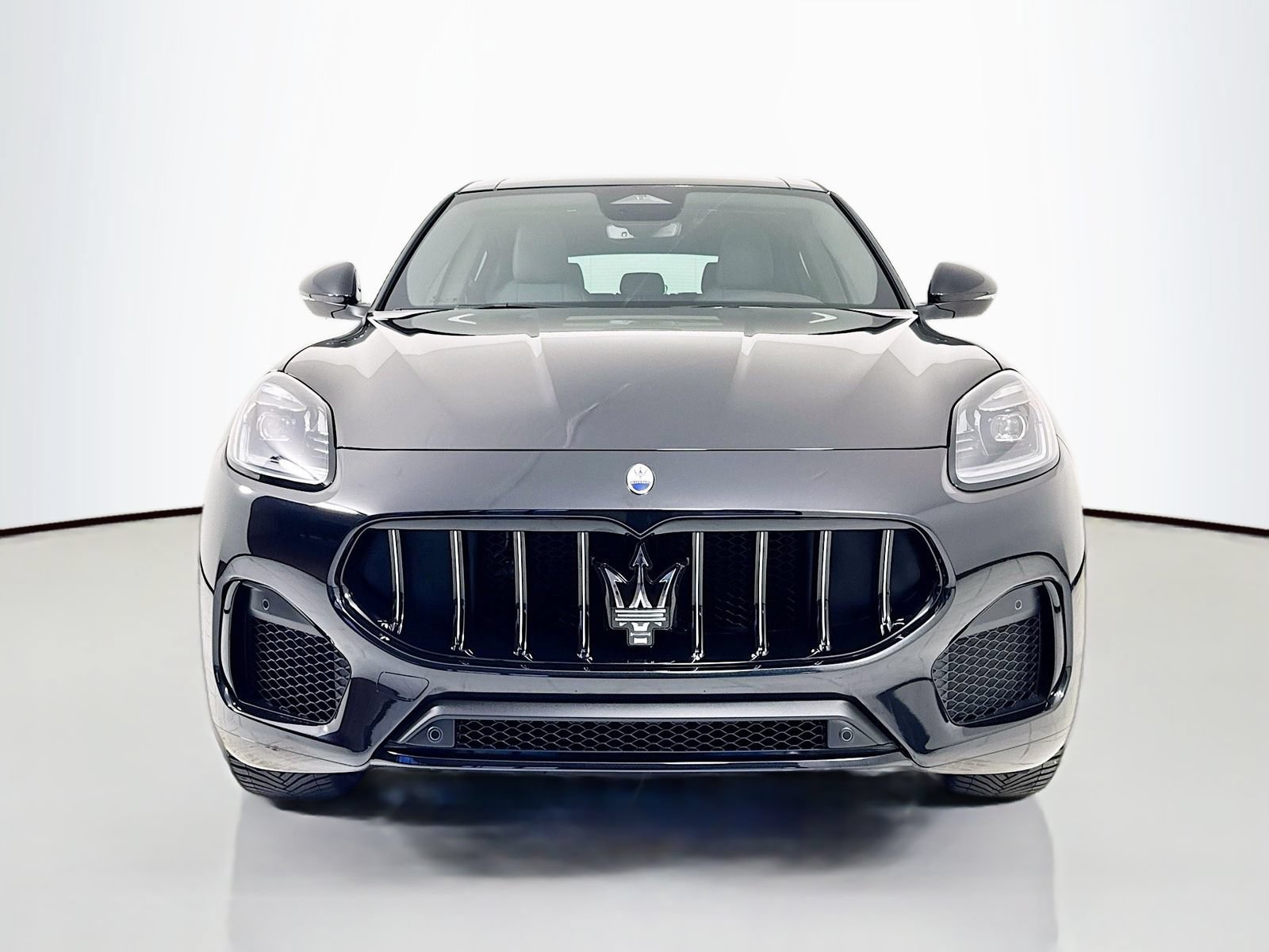 Used 2025 Maserati Grecale GT AWD/4WD image 2