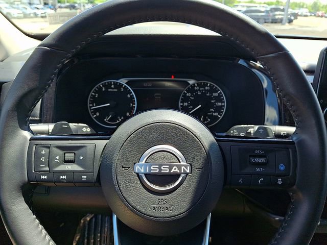 Used 2025 Nissan Pathfinder SL AWD/4WD image 17