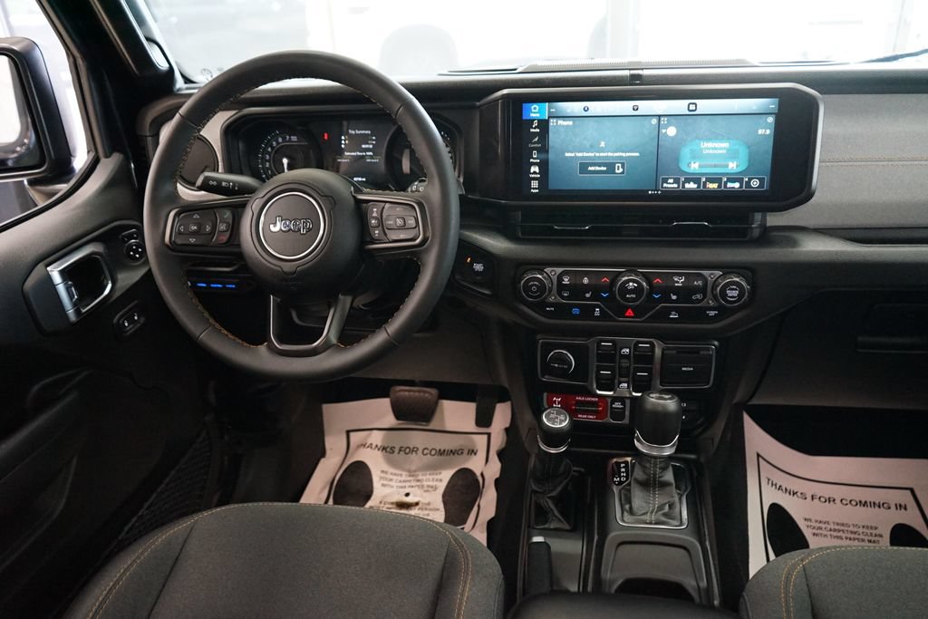 Used 2024 Jeep Wrangler Unlimited AWD/4WD image 9