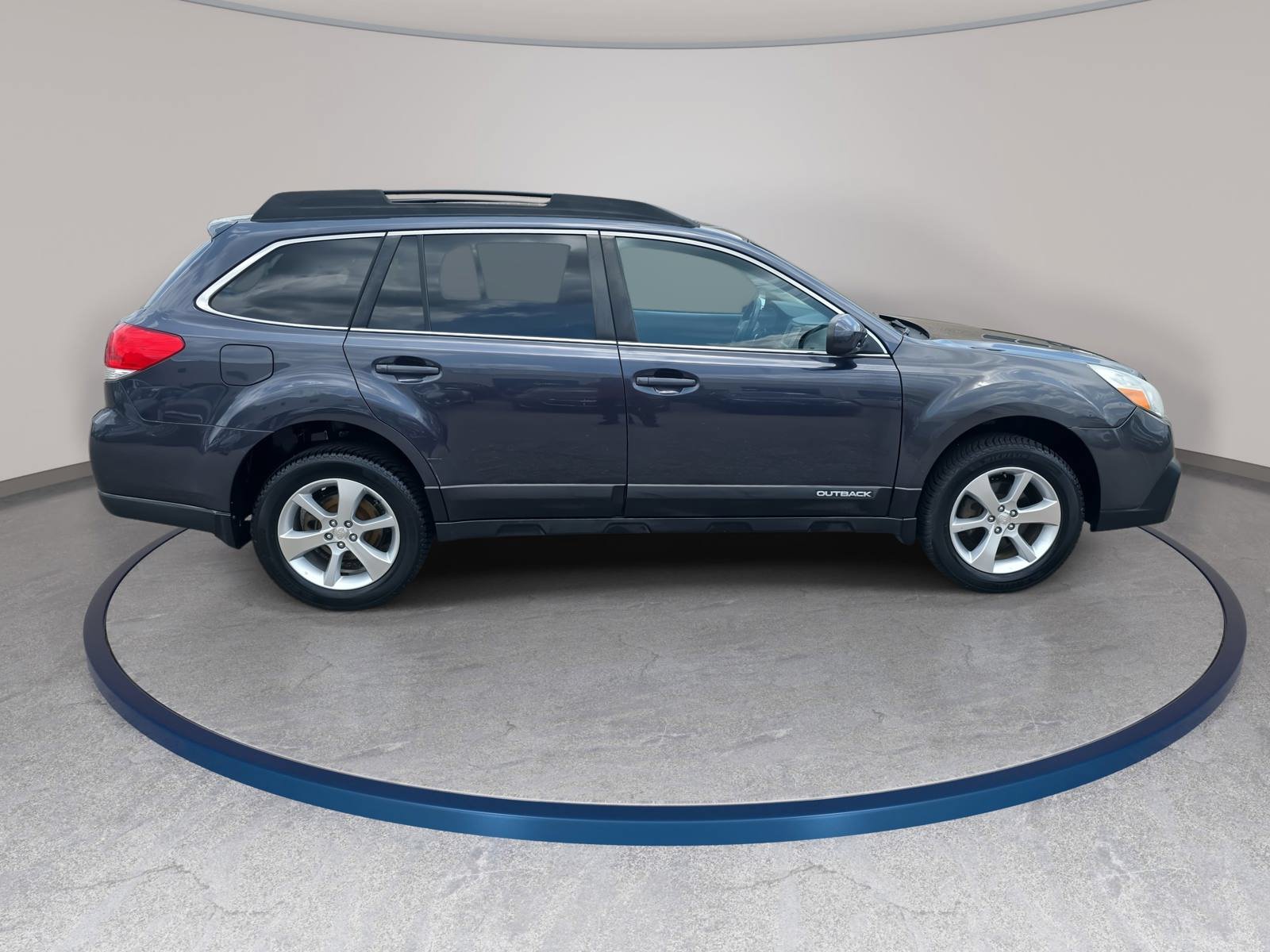 Used 2013 Subaru Outback 2.5i Limited w/ Popular Pkg 3 AWD/4WD image 4
