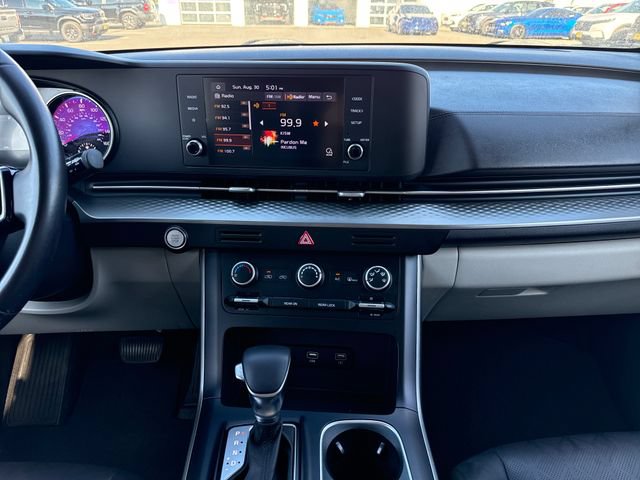 Used 2022 Kia Carnival LX FWD image 25