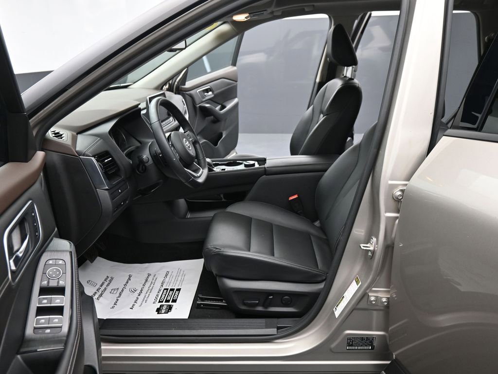 Used 2021 Nissan Rogue SL image 17